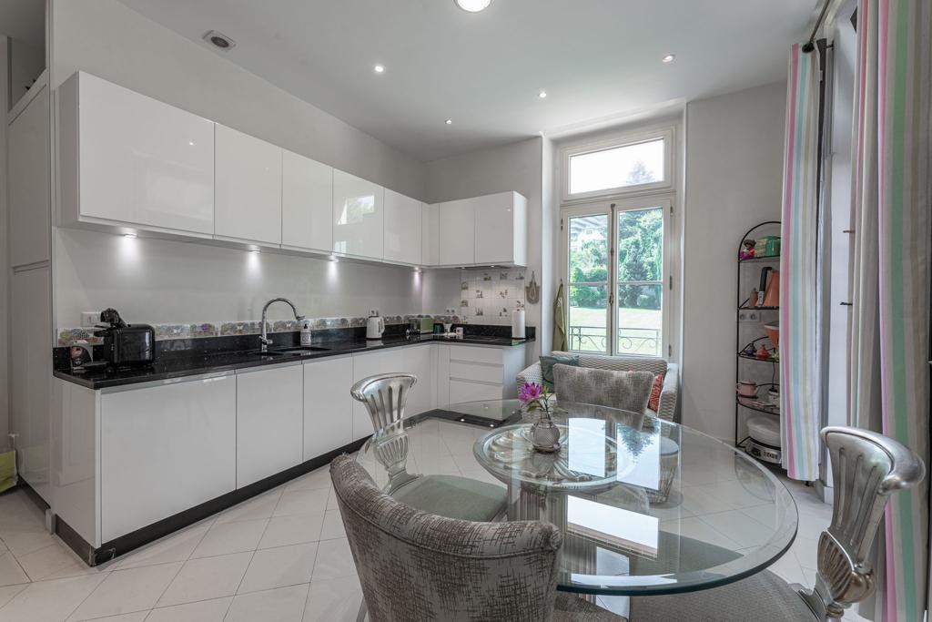 Contemporary kitchen